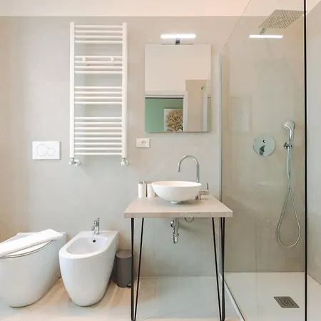 Arcobaleno Via Udine 19 טריאסטה