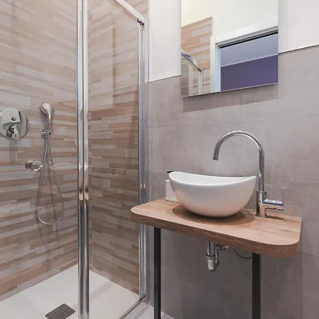 Arcobaleno Via Udine 19 בית הארחה טריאסטה