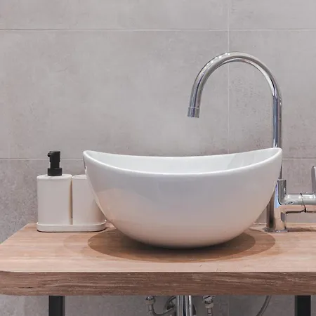 Arcobaleno Via Udine 19 3* טריאסטה