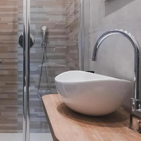 בית הארחה Arcobaleno Via Udine 19